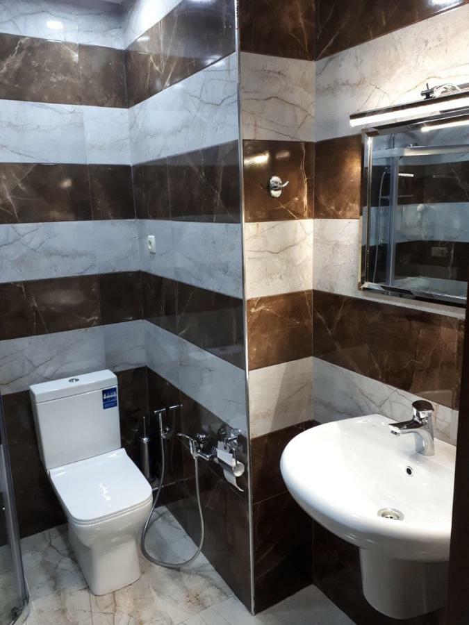 Jemka'S Modern Apartment Батуми Экстерьер фото